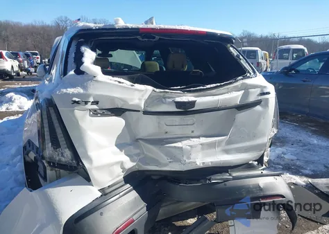 2017 Cadillac Xt5 Luxury z USA, uszkodzony, nr VIN 1GYKNBRSXHZ231483